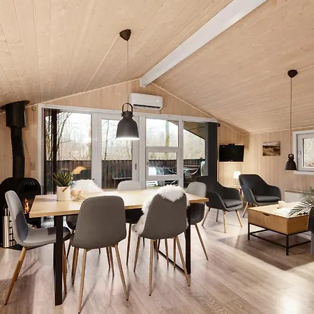 Two-bedroom In Holiday home *